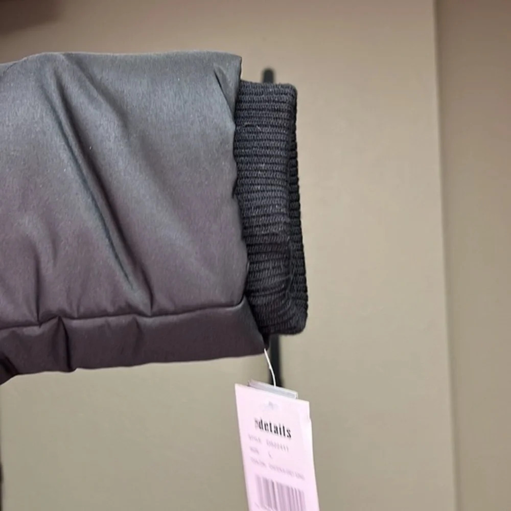 WOMENS INTL DETAILS  BLACK JACKET WITH FAUX FUR LARGE & X-LARGE NEW WITH TAGS - Picture 9 of 9